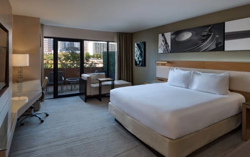 1 King Bed River View Patio